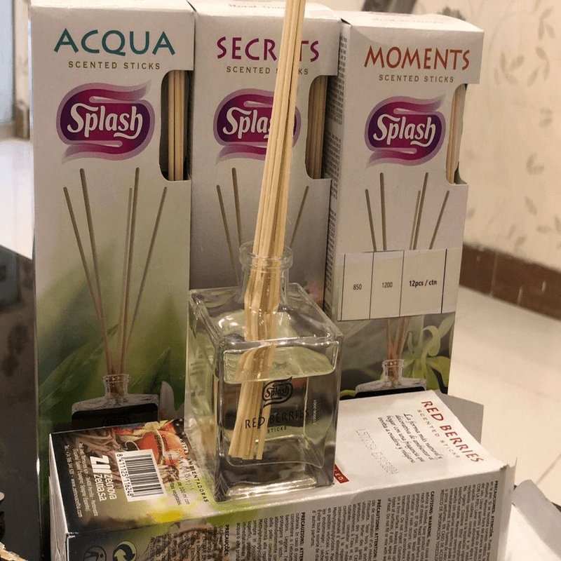 reed-oil-diffusers-with-natural-sticks
