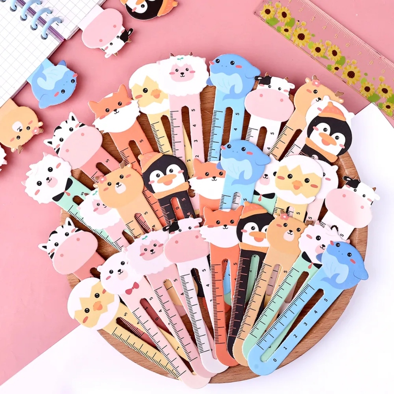 Cartoon-animal-bookmark-cute-bear