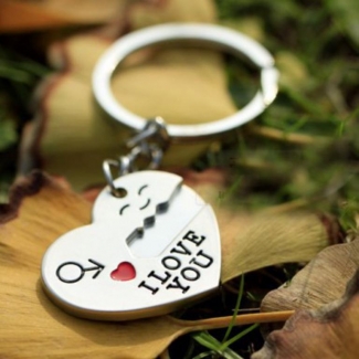 I LOVE YOU Heart Key Chain - Silvery Lovers Souvenir for Valentine's Day Price in Pakistan | LAPTAB