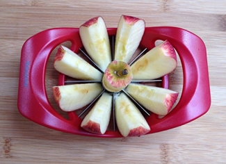 8-Blade Apple Slicer Cutter in Green for Quick, Even Fruit Slices Price in Pakistan | LAPTAB