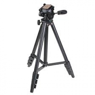 YUNGTENG VCT680RM Tripod Stand with Pull-Out Button, Pan Head, and Flip Leg Locks Price in Pakistan | LAPTAB