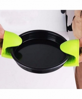 Pair of Green Silicone Oven Heat Insulated Finger Gloves with Non-Slip Grip Price in Pakistan | LAPTAB