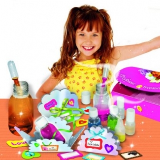 LISCIANI Parfume Lab Science Toy - Create and Customize Your Own Perfume Set
