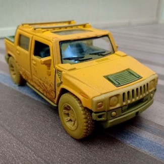 Hummer H2 SUT Muddy 1/40 Scale Die Cast Pull-Back Pickup Truck Model Toy Price in Pakistan | LAPTAB