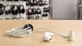 APPLE EarPods Stereo Handfree Wired Earphones with 3.5mm Jack and Clear Sound Price in Pakistan | LAPTAB
