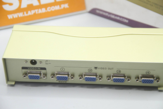 VGA Splitter 4 Port 200 MHz with DC 5V Power Adapter, Supports 1920x1440 Resolution Price in Pakistan | LAPTAB