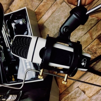 Pauzom Studio Wired Microphone Suit with 3.5mm Plug for Smartphones and Computers Price in Pakistan | LAPTAB