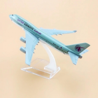 Metal Airplane Model Qatar Airways B747 - High Quality Collectible Toy Price in Pakistan | LAPTAB