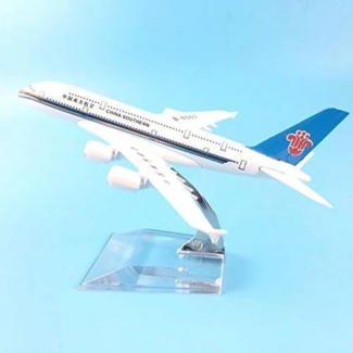 Metal Airplane - China Southern B-6060