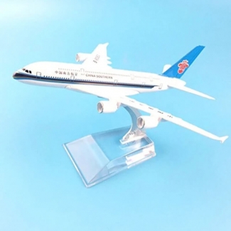 Metal Airplane Model China Southern B-6060 - Collectible and Educational Toy Price in Pakistan | LAPTAB