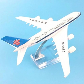 Metal Airplane Model China Southern B-6060 - Collectible and Educational Toy Price in Pakistan | LAPTAB