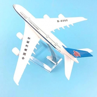 Metal Airplane Model China Southern B-6060 - Collectible and Educational Toy Price in Pakistan | LAPTAB