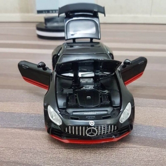 Diecast Mercedes Benz AMG GTR 6-7