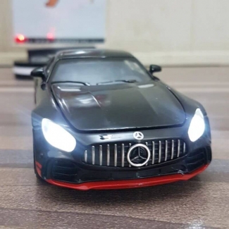Diecast Mercedes Benz AMG GTR 6-7