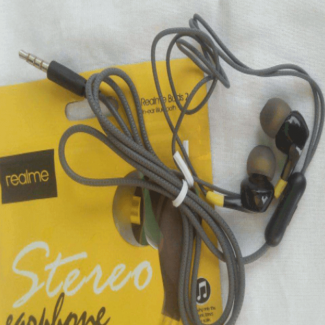 Realme Stereo Earphones with Durable Silicone Earbuds and 3.5mm Jack, 1.2m Cable Price in Pakistan | LAPTAB