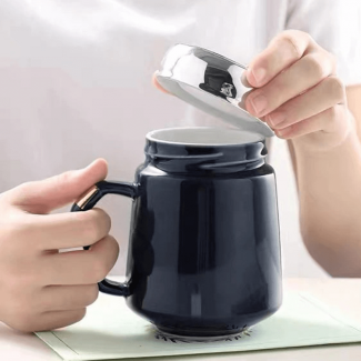 430ml Nordic Ceramic Coffee Cup with Mirror Lid, Thermos Function, Compact Design
