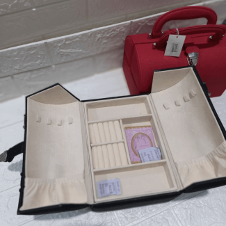 Purse Design Jewelry Organizer with Separate Compartments for Travel and Storage Price in Pakistan | LAPTAB