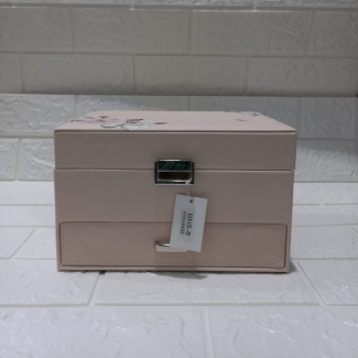 3 Layer Jewelry Organizer with Lock and Key, Durable Soft Lining, Compact Design Price in Pakistan | LAPTAB