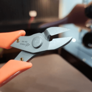 Oblique Mouth Flat Design Wire Cutter with Comfortable Handle Price in Pakistan | LAPTAB