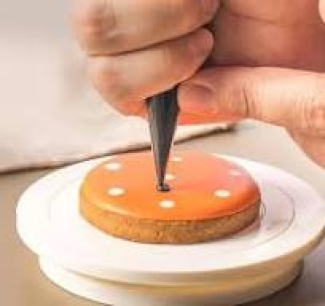 Mini Plastic Fondant Cake Rotary Turntable for Easy Decorating, 14cm Price in Pakistan | LAPTAB