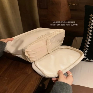 Ladies Cosmetic Travel Bag with Compartments for Organized Travel Price in Pakistan | LAPTAB