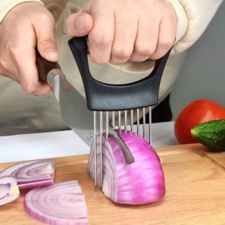 Slicer Cutting Aid Holder - Convenient Onion Holder for Odor-Free Cooking Price in Pakistan | LAPTAB